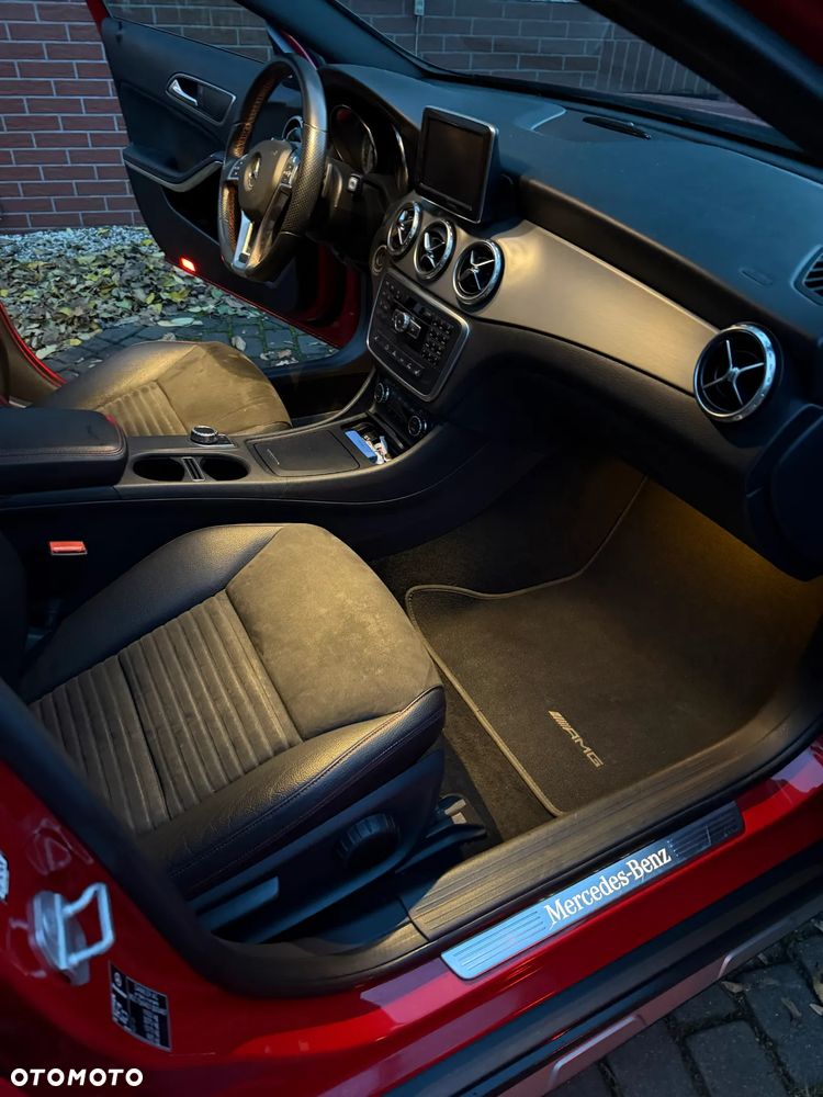 Mercedes-Benz GLA - 14