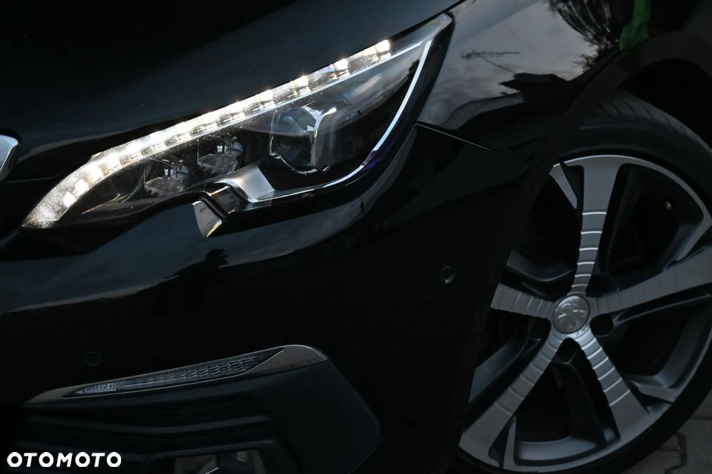 Peugeot 308 SW BlueHDi 180 EAT6 GT - 33
