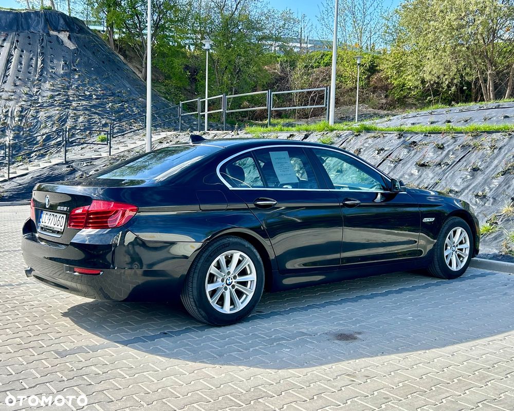 BMW Seria 5 528i Luxury Line - 10