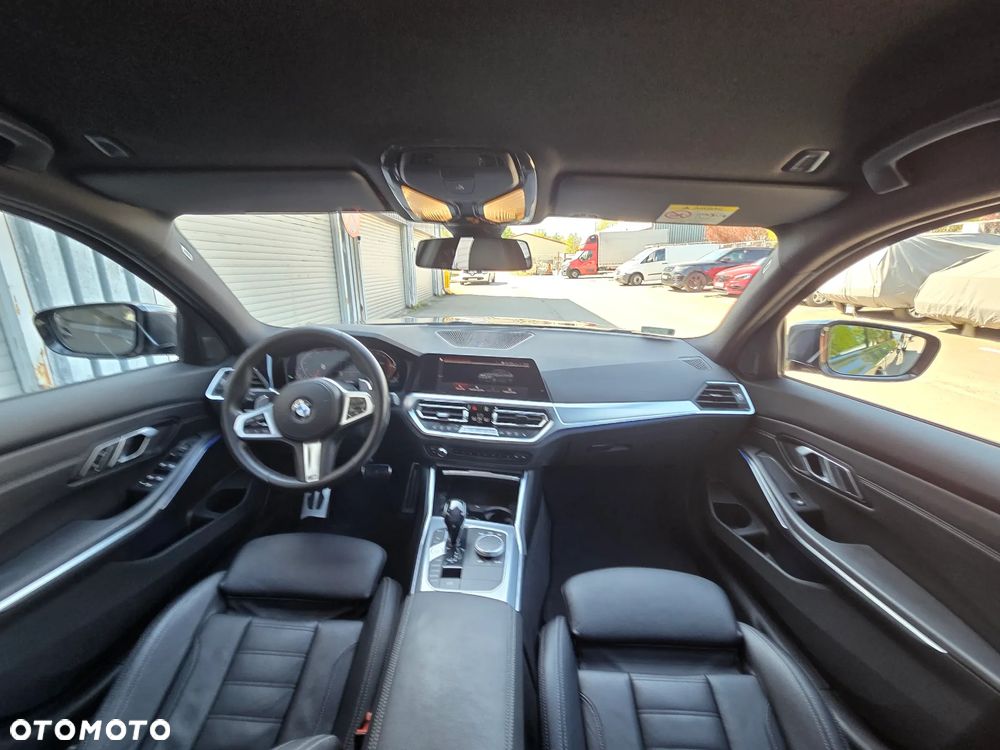 BMW Seria 3 330i xDrive M Sport sport - 23