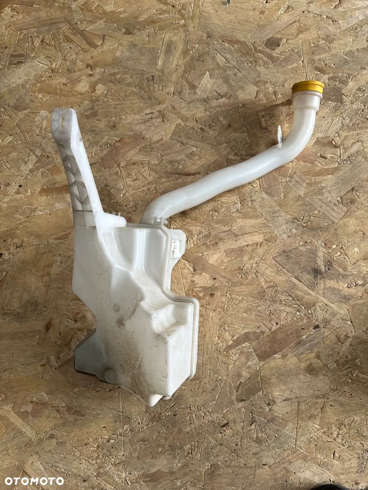ZBIORNICZEK SPRYSKIWACZY RENAULT CLIO IV LIFT 289104250R - 1