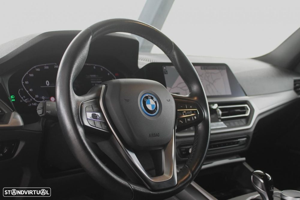 BMW 320 e Line Sport Auto - 31