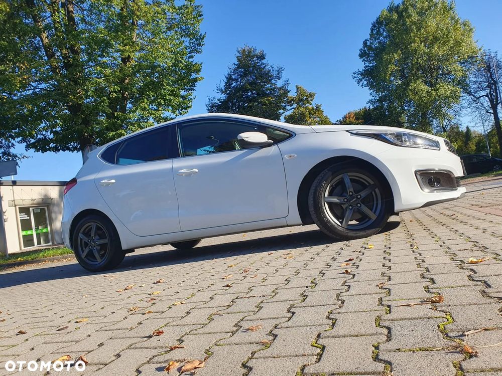 Kia Ceed 1.6 GDI XL - 24