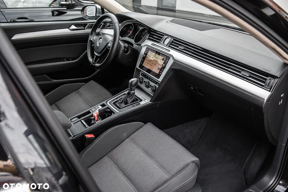 Volkswagen Passat Variant 1.6 TDI SCR DSG Business - 29