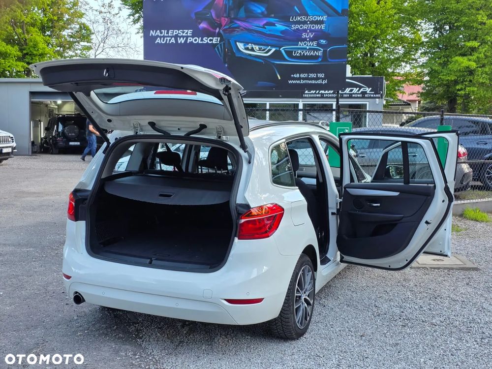 BMW Seria 2 218d - 7