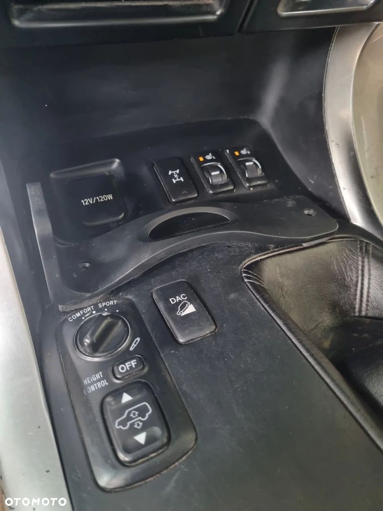 Toyota Land Cruiser - 16