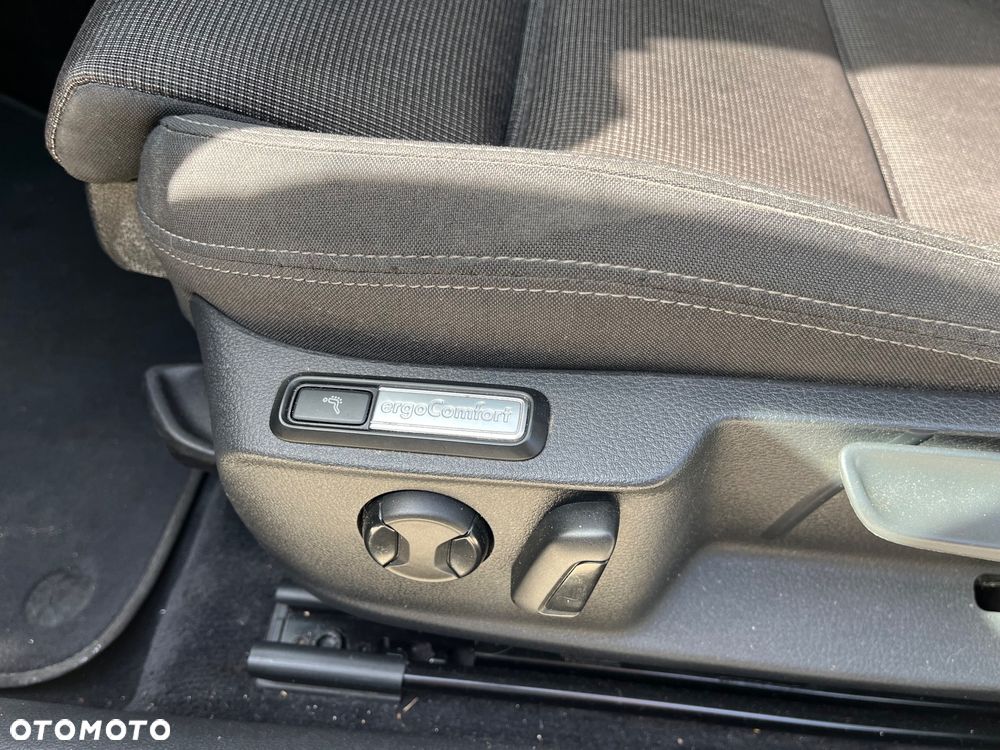 Volkswagen Passat 2.0 TDI Elegance DSG - 12