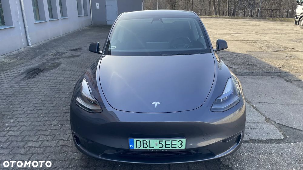 Tesla Model Y - 2