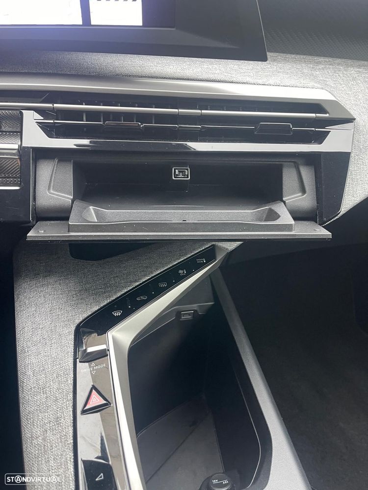 Peugeot 5008 Hybrid 145 e-DSC6 Allure - 26