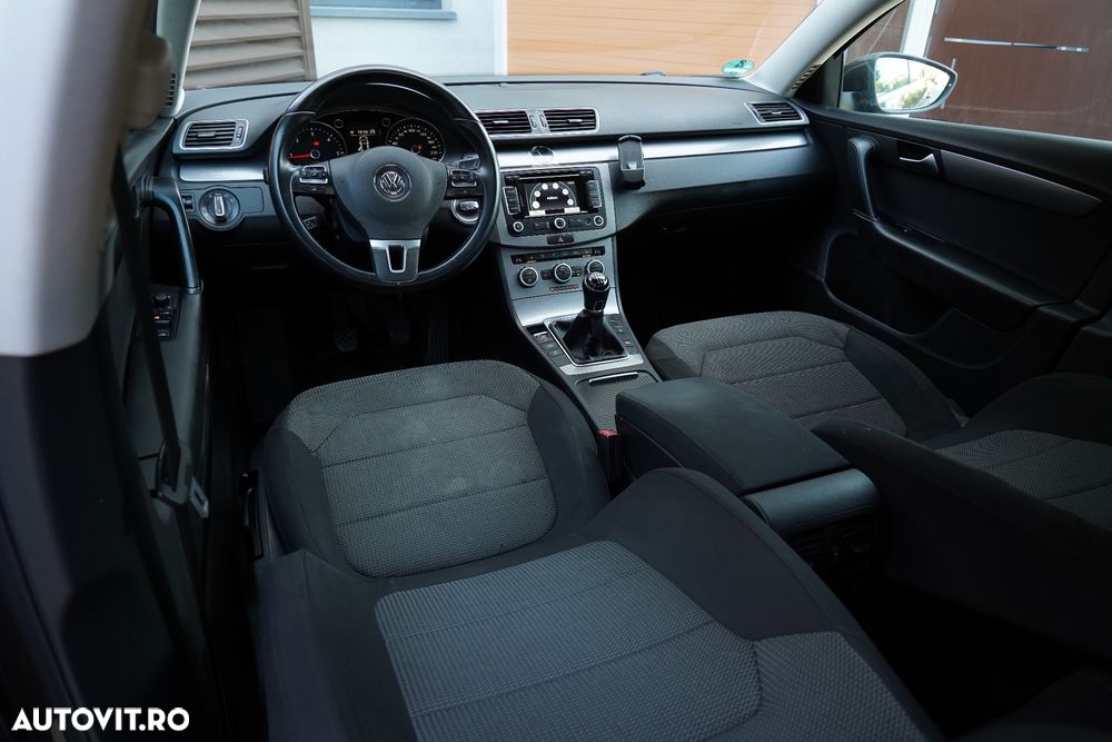Volkswagen Passat Variant 2.0 Blue TDI DSG SCR Comfortline - 17