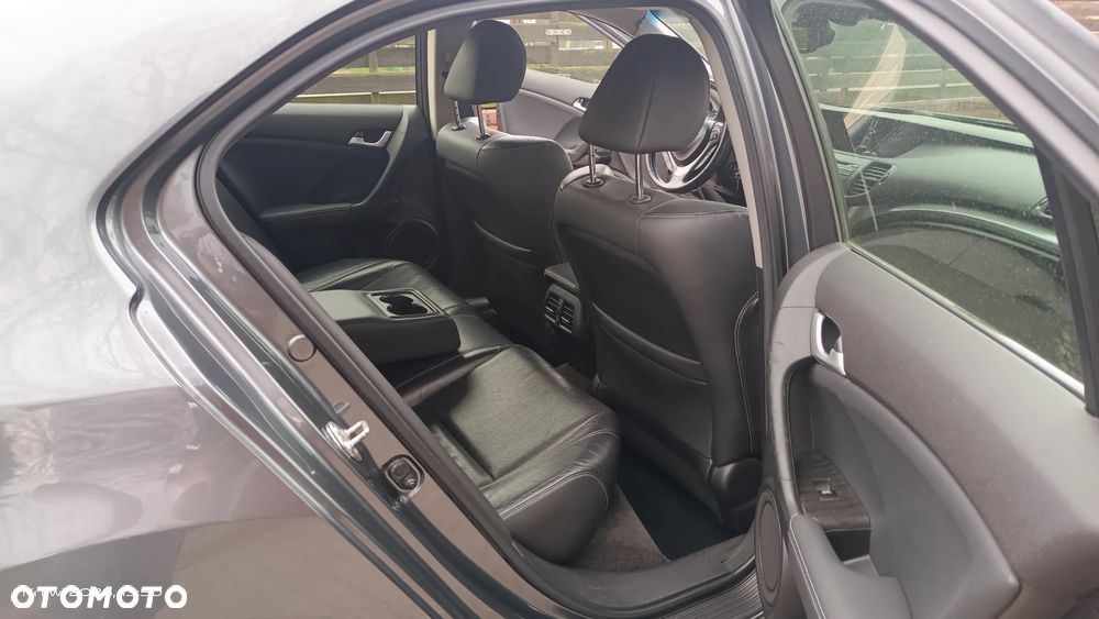 Honda Accord 2.0 Executive - 8