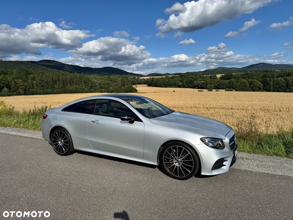 Mercedes-Benz Klasa E 220 d Coupe 4-Matic 9G-TRONIC - 23