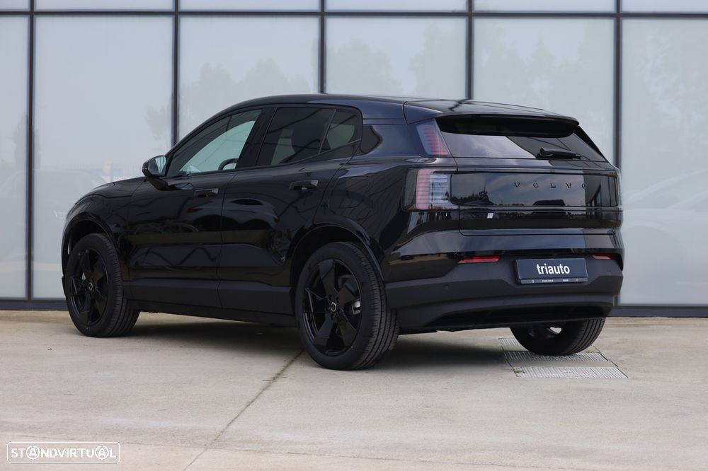 Volvo EX30 69 kWh Single Motor Extended Range Black Edition - 33