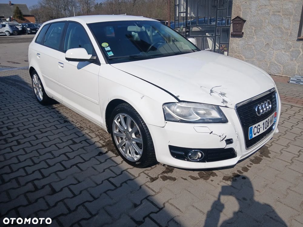 Audi A3 Sportback 1.6 TDI DPF Ambiente - 2