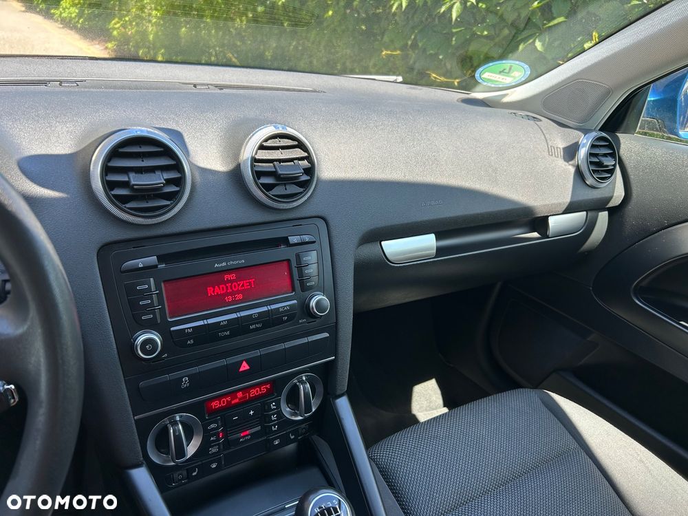 Audi A3 3-drzwiowe 1.6 Attraction - 28