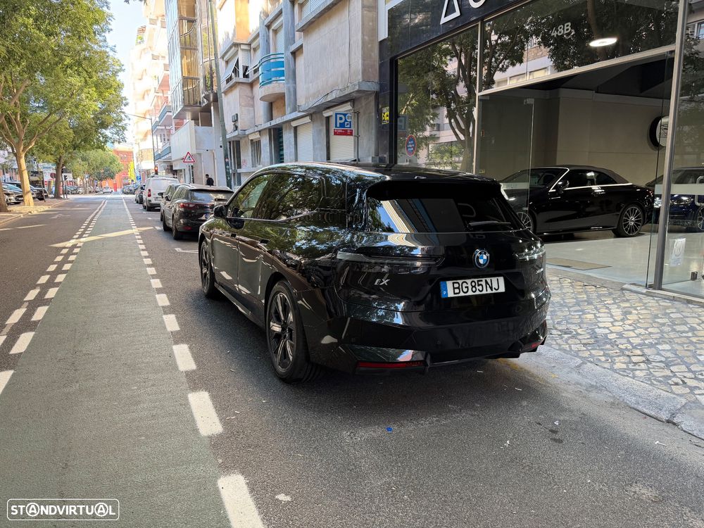 BMW iX xDrive 50 Pack Desportivo - 11