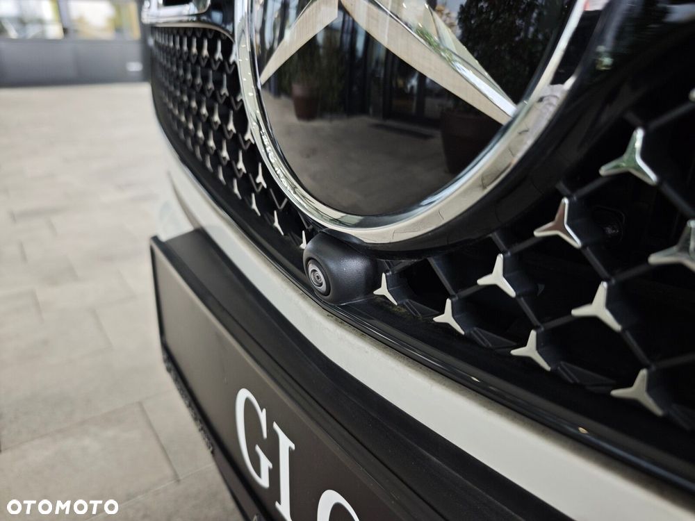 Mercedes-Benz GLC - 32