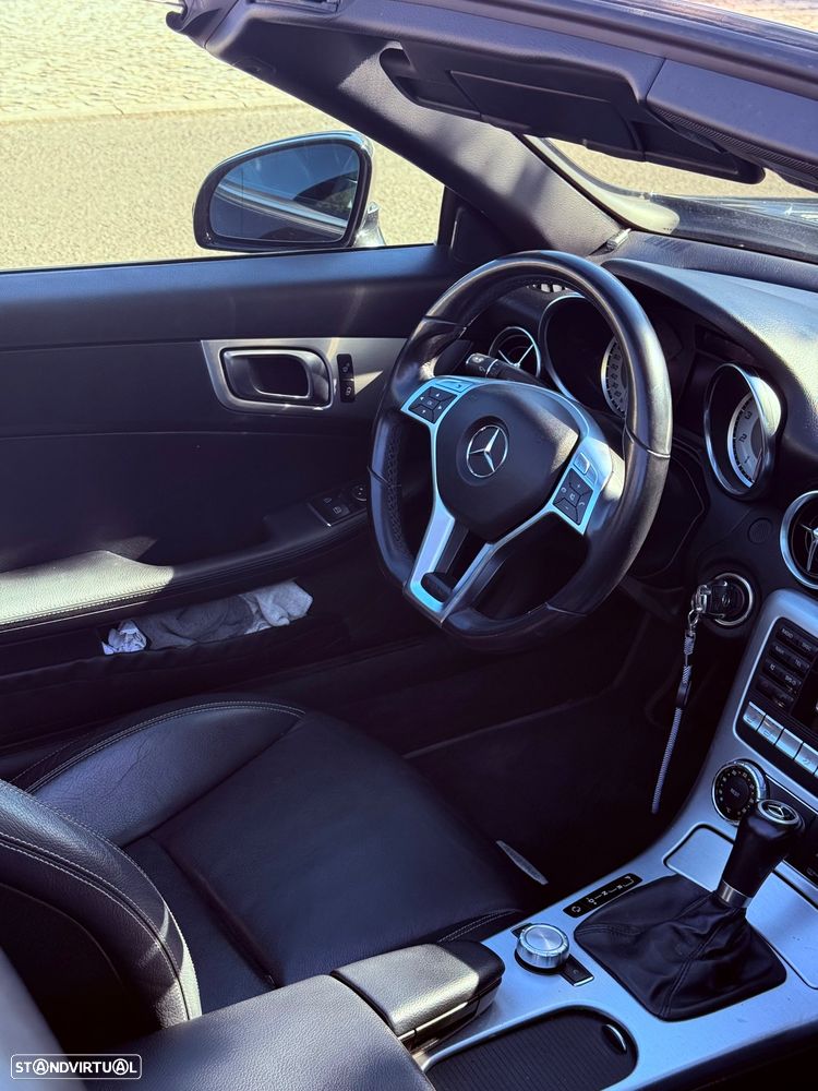 Mercedes-Benz SLK 200 (BlueEFFICIENCY) 7G-TRONIC — fotografia 18