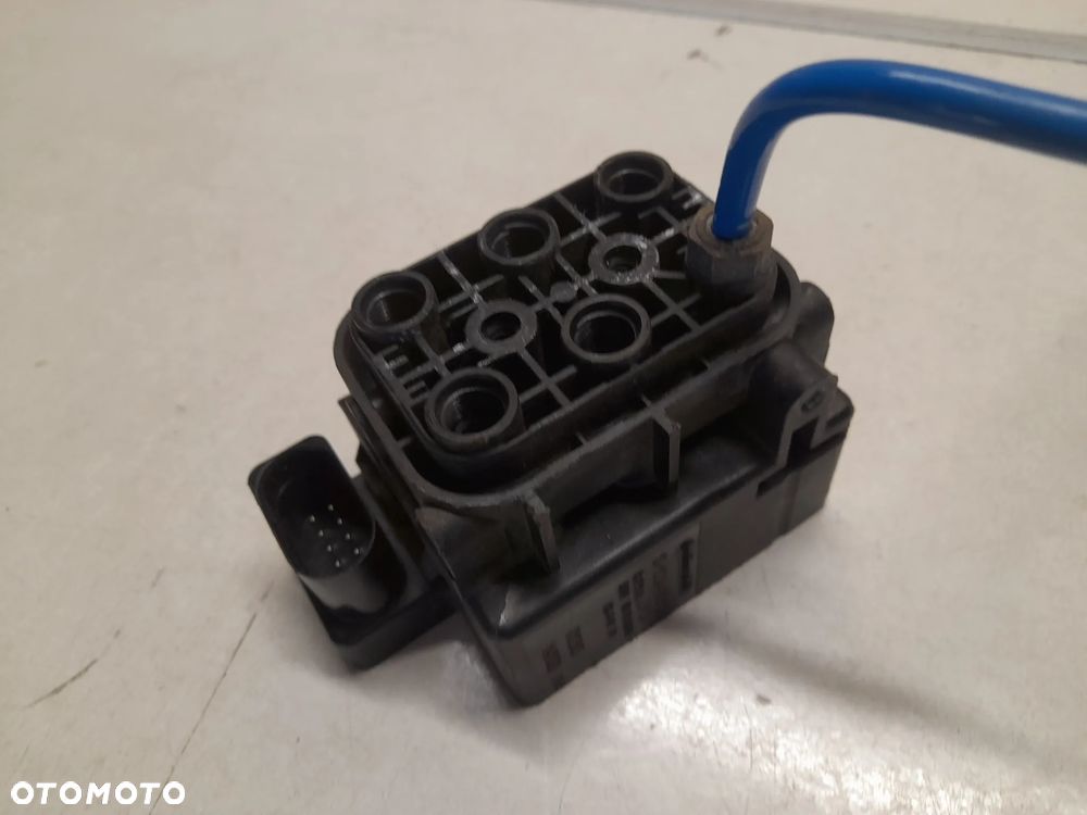 VW TIGUAN PORSCHE ROZDZIELACZ PNEUMATYKI 15-1524-00272 - 2