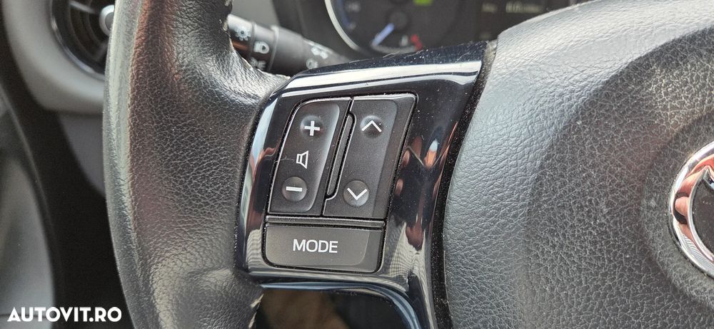 Toyota Yaris 1.5 VVT-i HSD Luna - 23