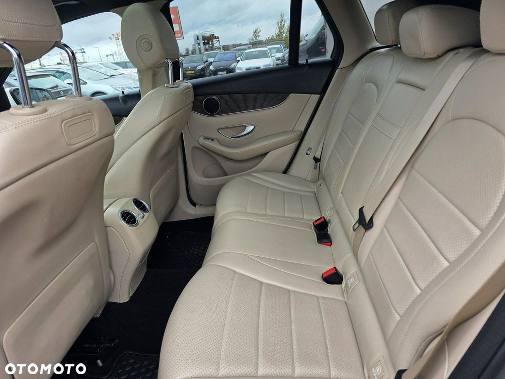 Mercedes-Benz GLC - 15