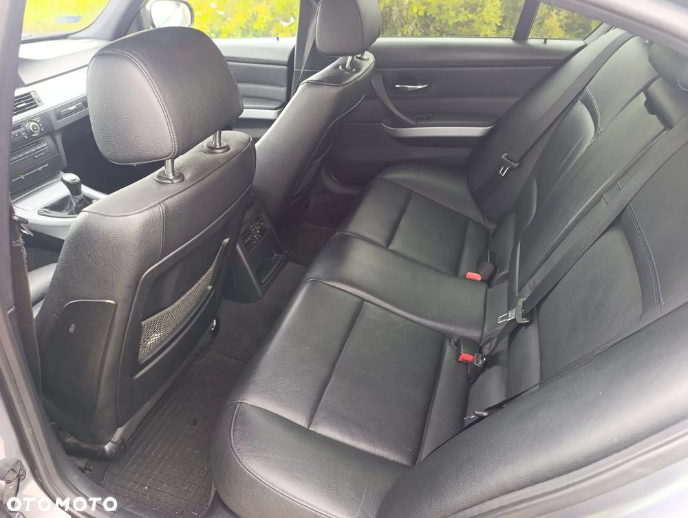 BMW Seria 3 - 12