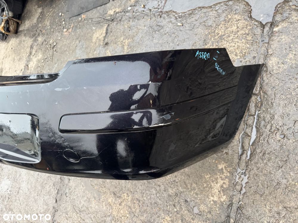 Zderzak tylny Opel Astra III Sedan - 2