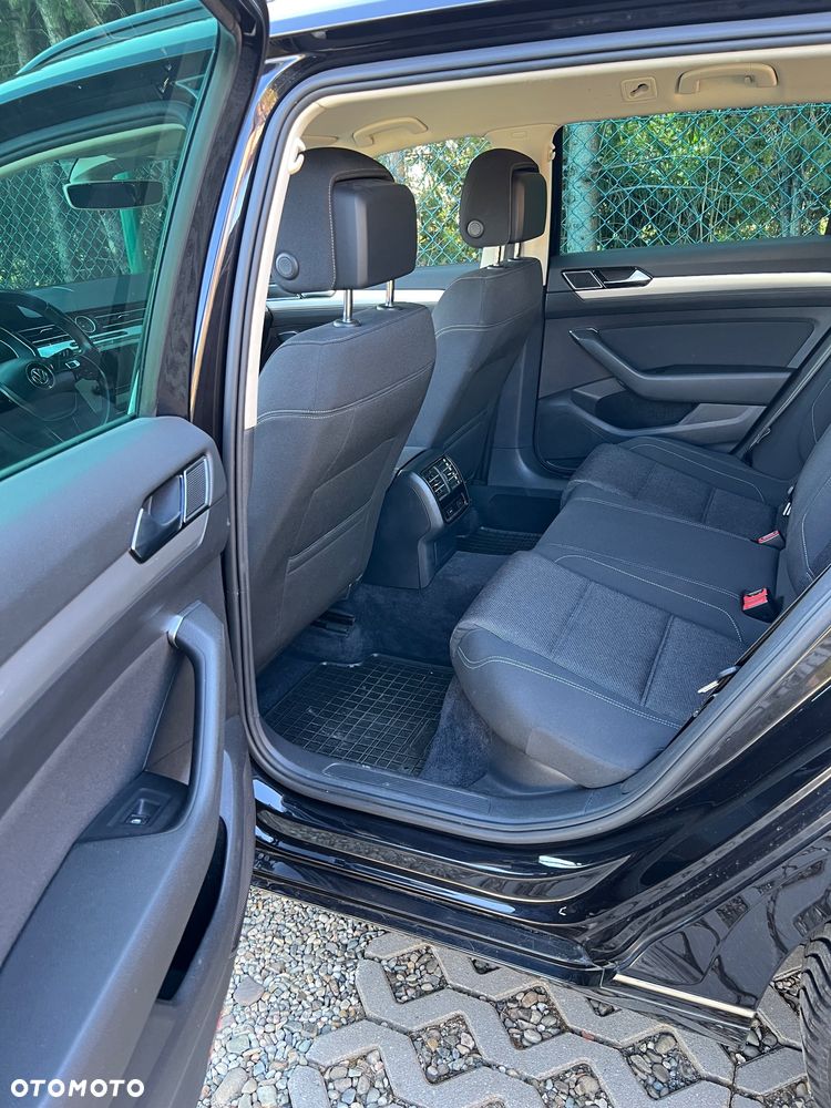 Volkswagen Passat 2.0 TDI (BlueMotion Technology) Comfortline - 21