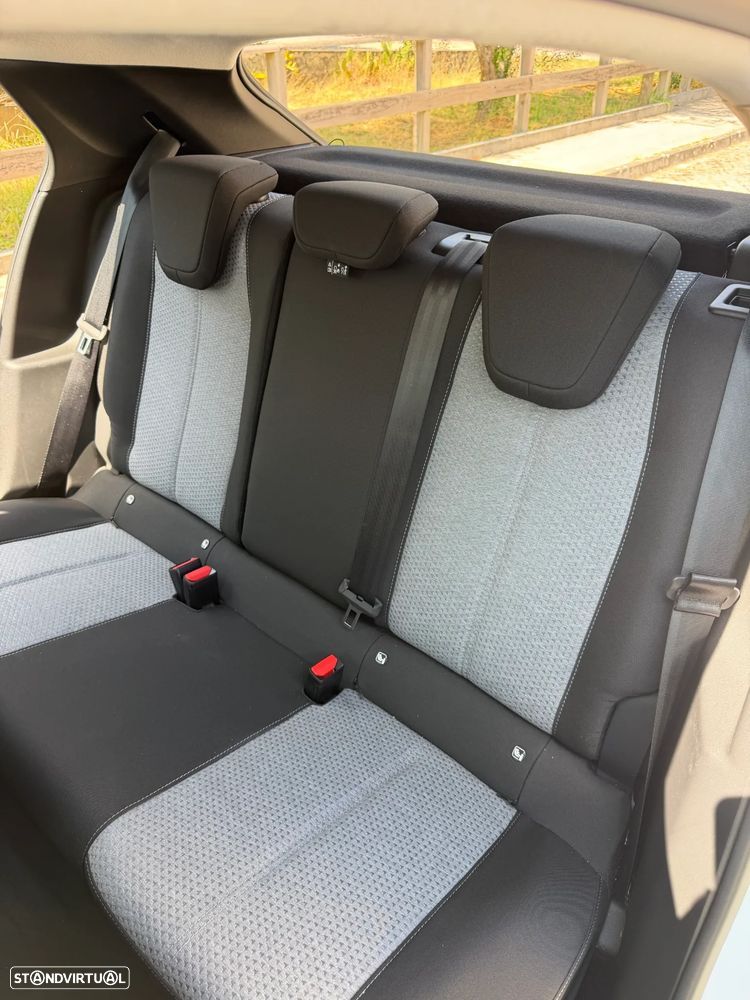 Opel Corsa 1.2 Edition — fotografia 9
