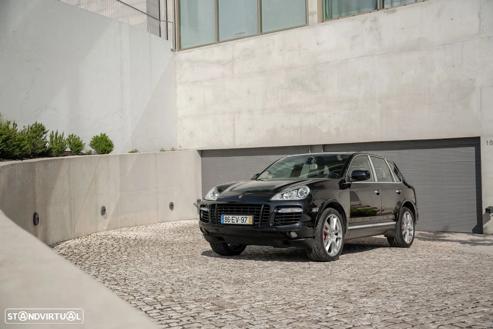 Porsche Cayenne Turbo - 4