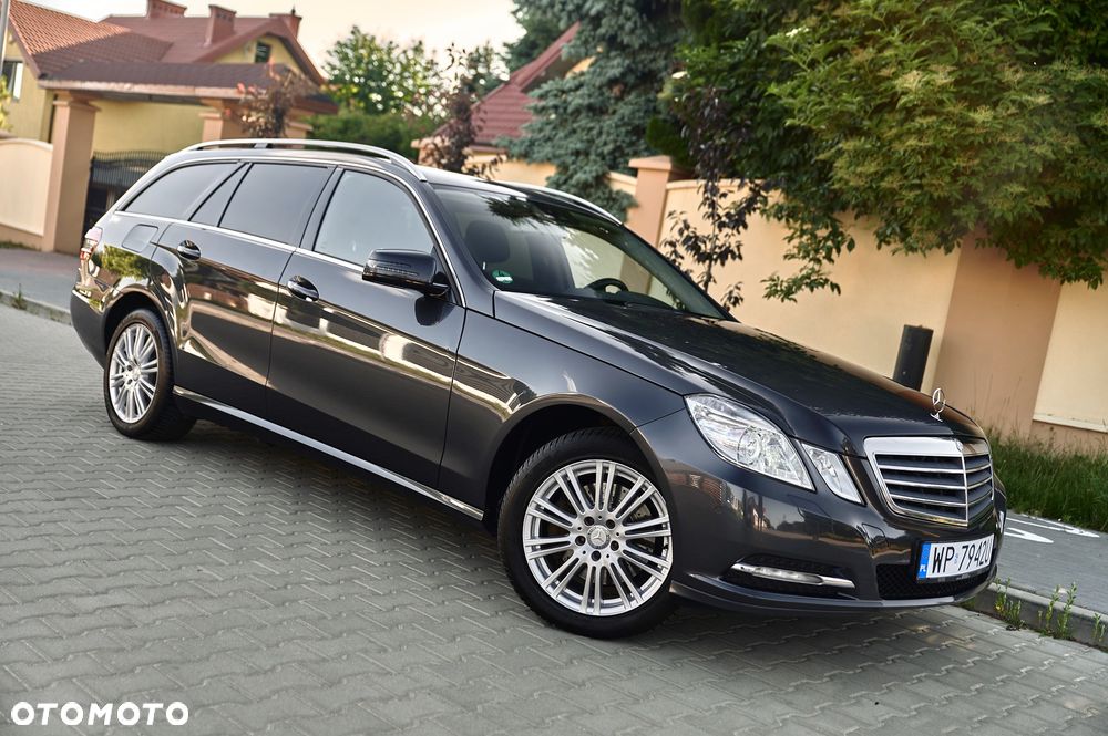 Mercedes-Benz Klasa E 250 CDI DPF 4Matic BlueEFFICIENCY 7G-TRONIC - 3