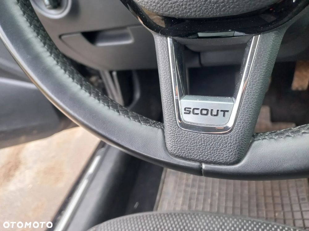 Skoda Octavia 2.0 TSI 4x4 DSG Scout - 19