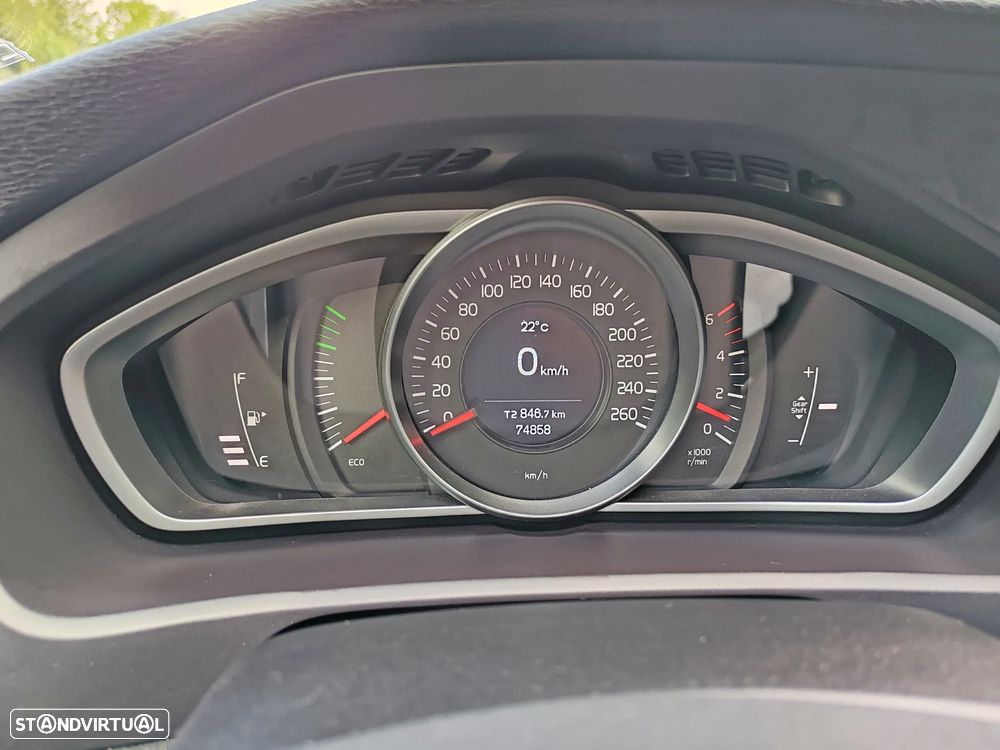 Volvo V40 2.0 D3 Momentum - 2