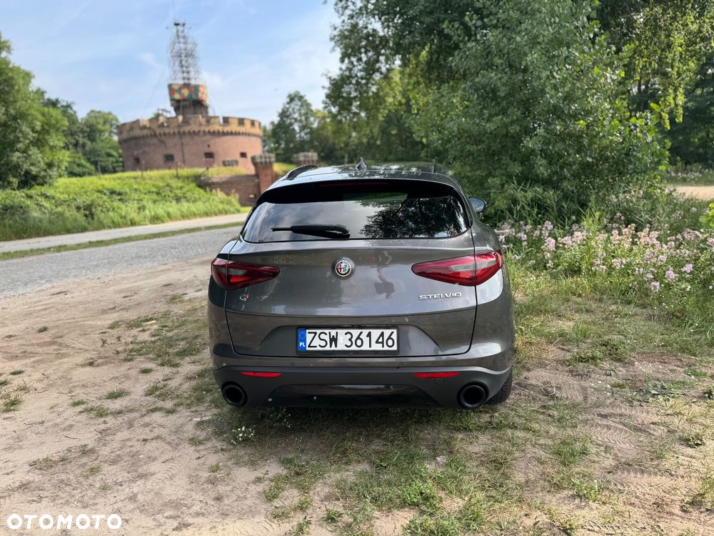 Alfa Romeo Stelvio 2.0 Turbo 16V AT8-Q4 Super - 5