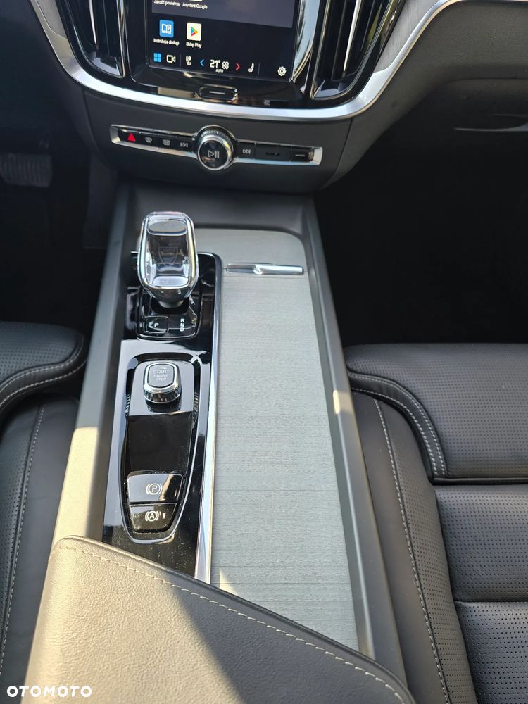Volvo V60 B4 B DKG Plus Dark - 18