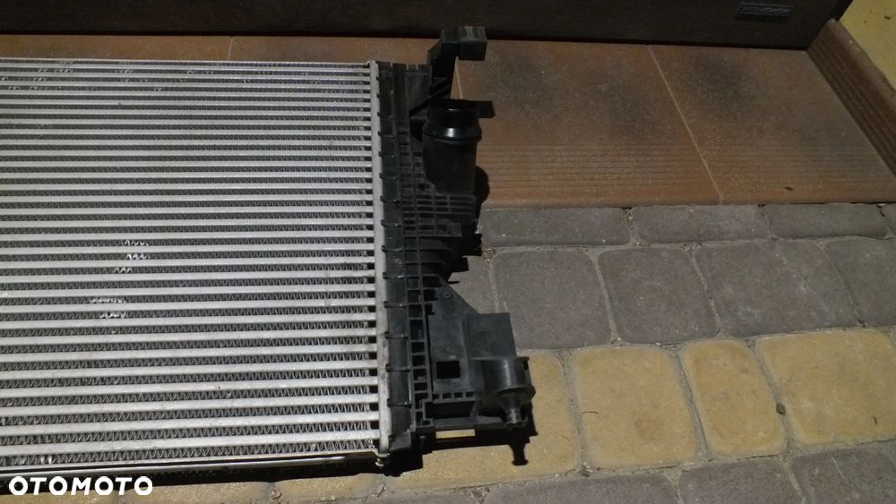 Chłodnica wody mercedes W 177 - 6