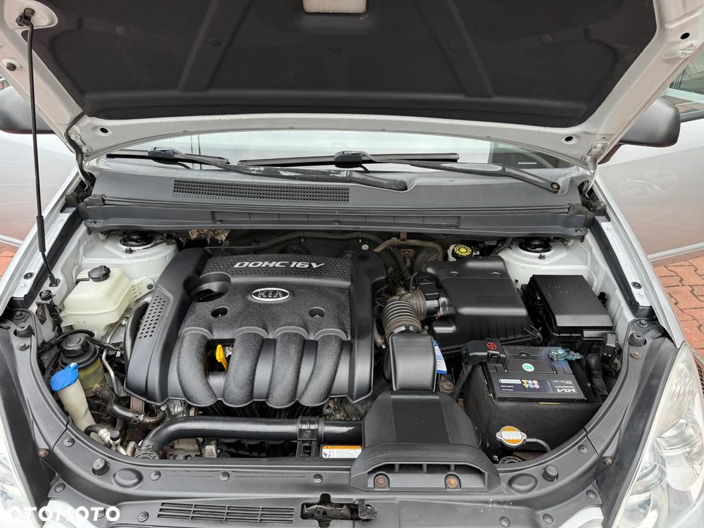 Kia Carens 2.0 CVVT EX - 32