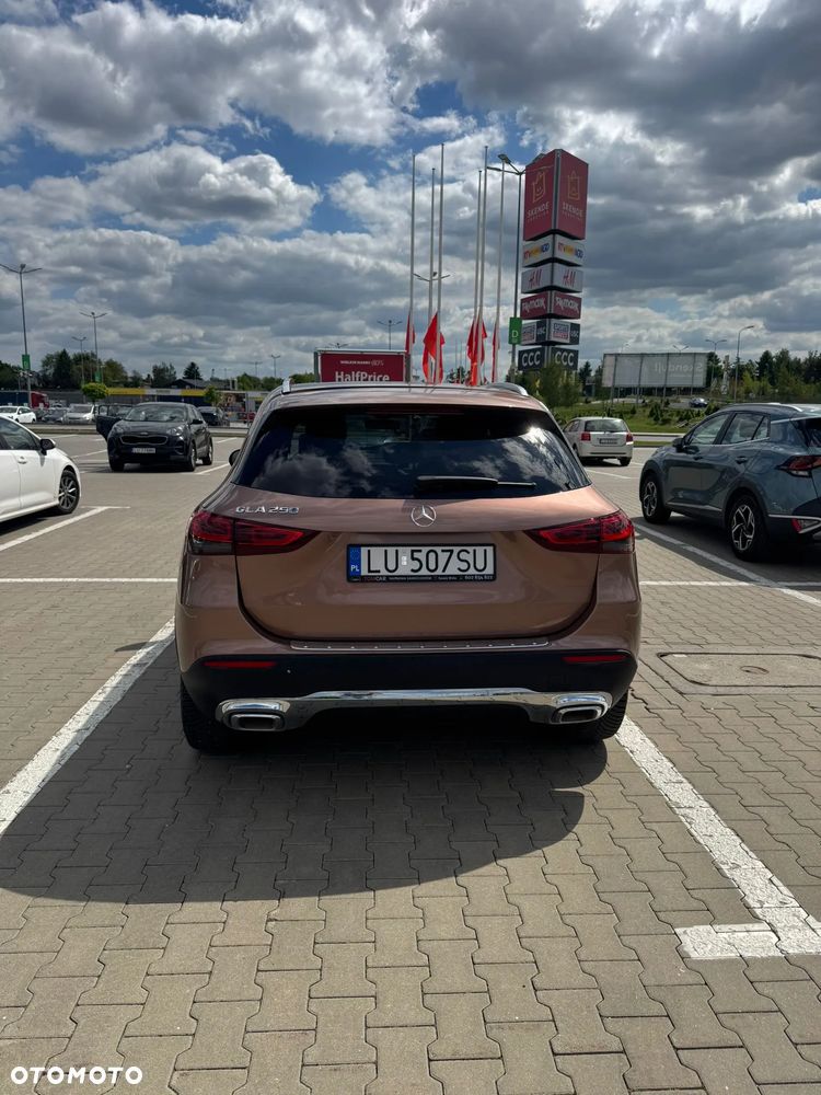 Mercedes-Benz GLA 250 - 11