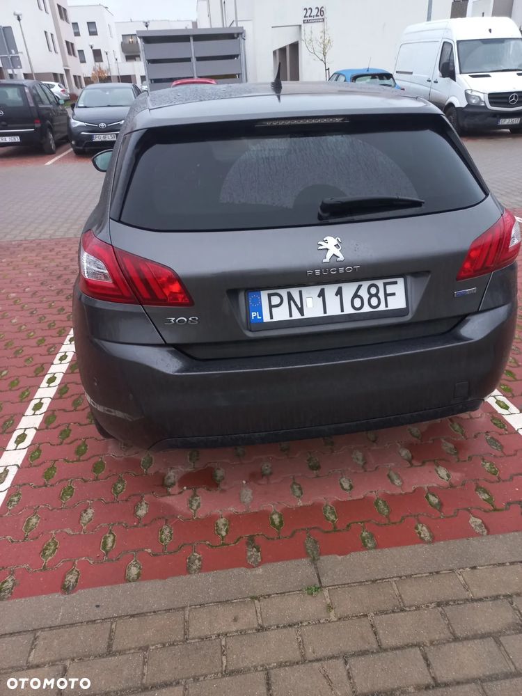 Peugeot 308 1.2 PureTech Allure S&S - 16