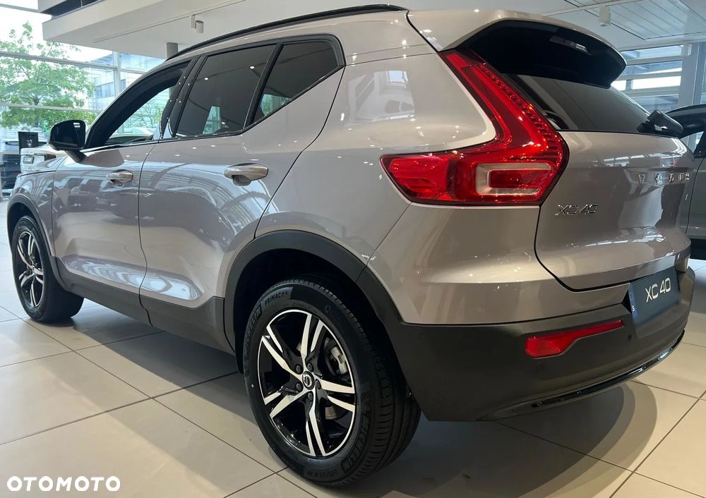 Volvo XC 40 B4 B AWD DKG Plus Dark - 7