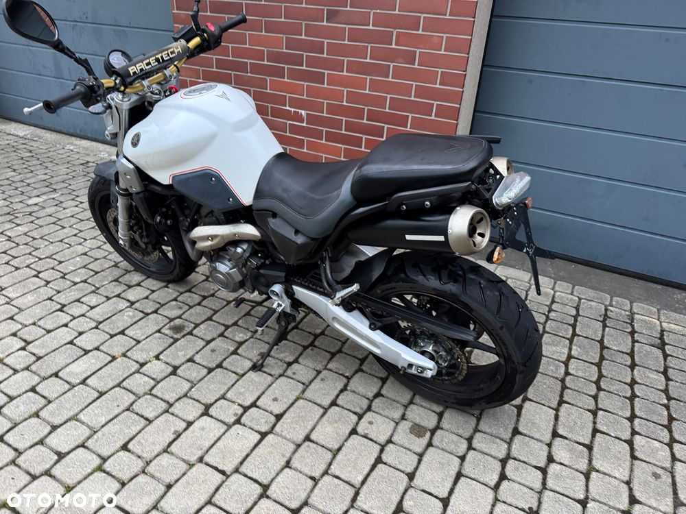 Yamaha MT - 9