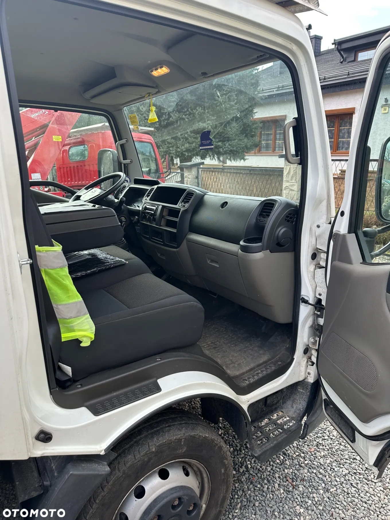 Nissan NT400 - 8