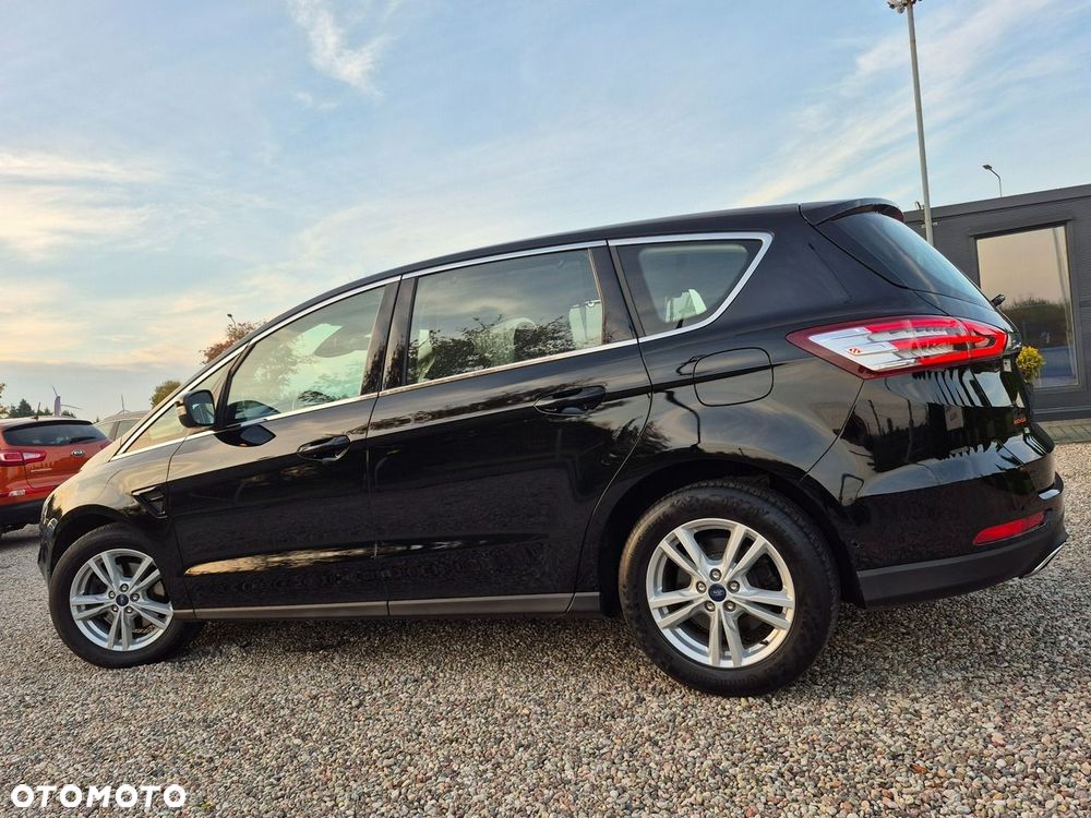 Ford S-Max - 11