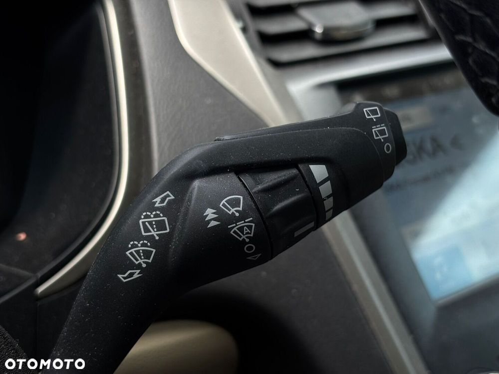 Ford Mondeo - 28