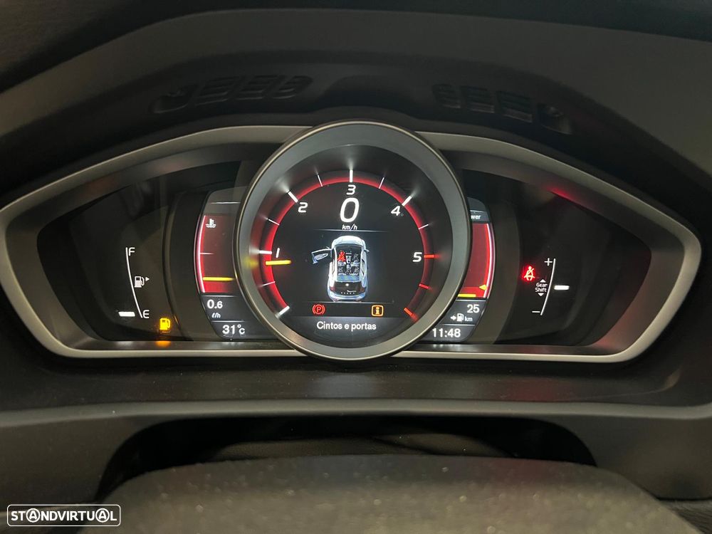 Volvo V40 2.0 D2 Momentum - 25