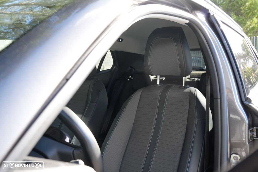 Peugeot 2008 1.2 PureTech Allure Pack - 22