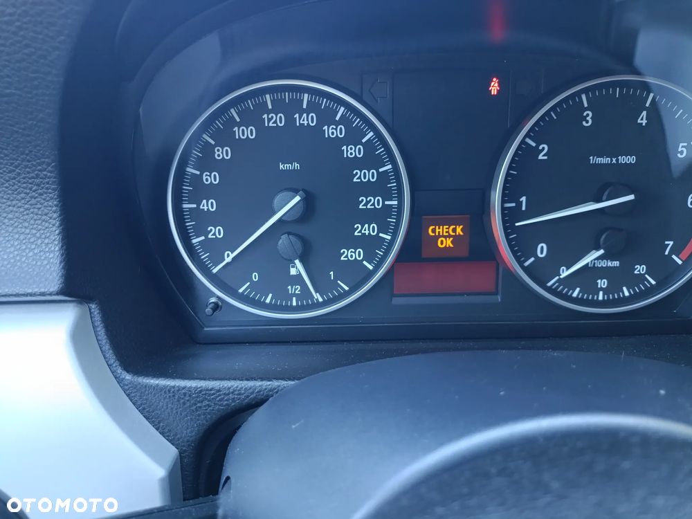 BMW Seria 3 318i Edition Exclusive - 29