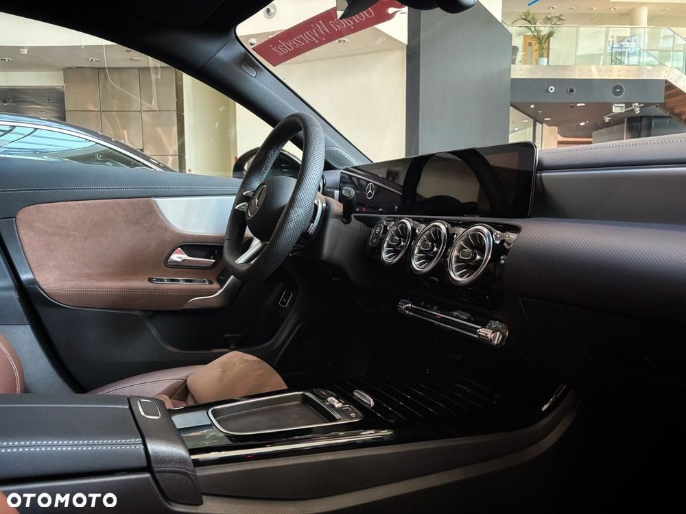 Mercedes-Benz CLA - 10