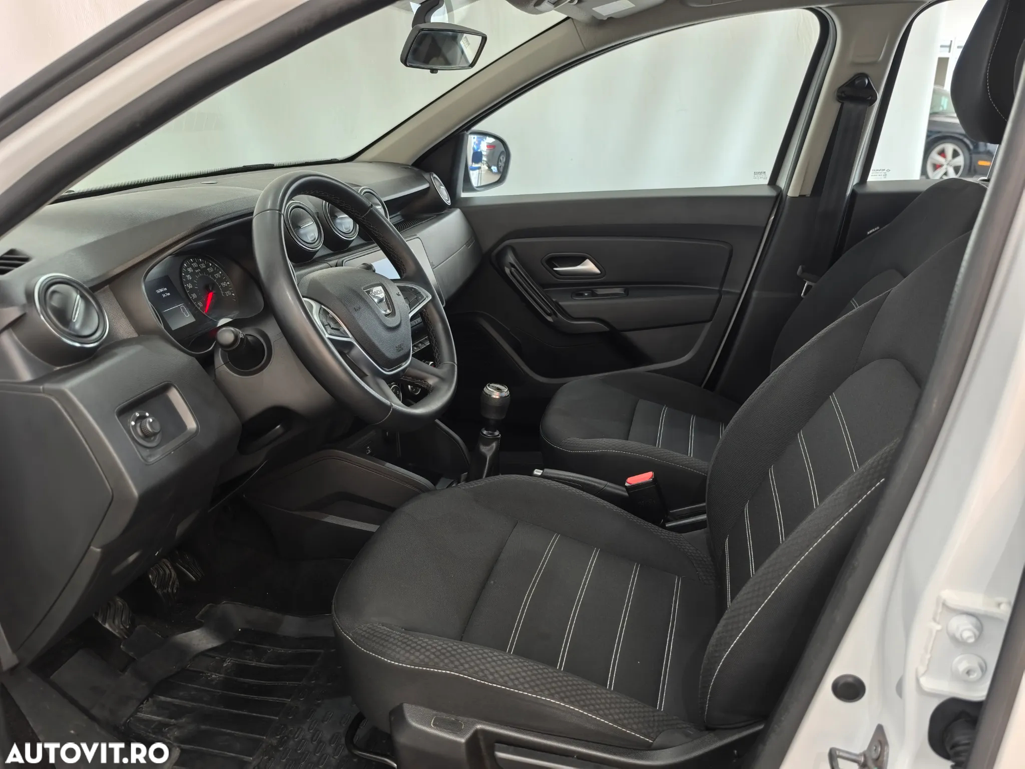 Dacia Duster 1.5 Blue dCi 4WD Essential - 10