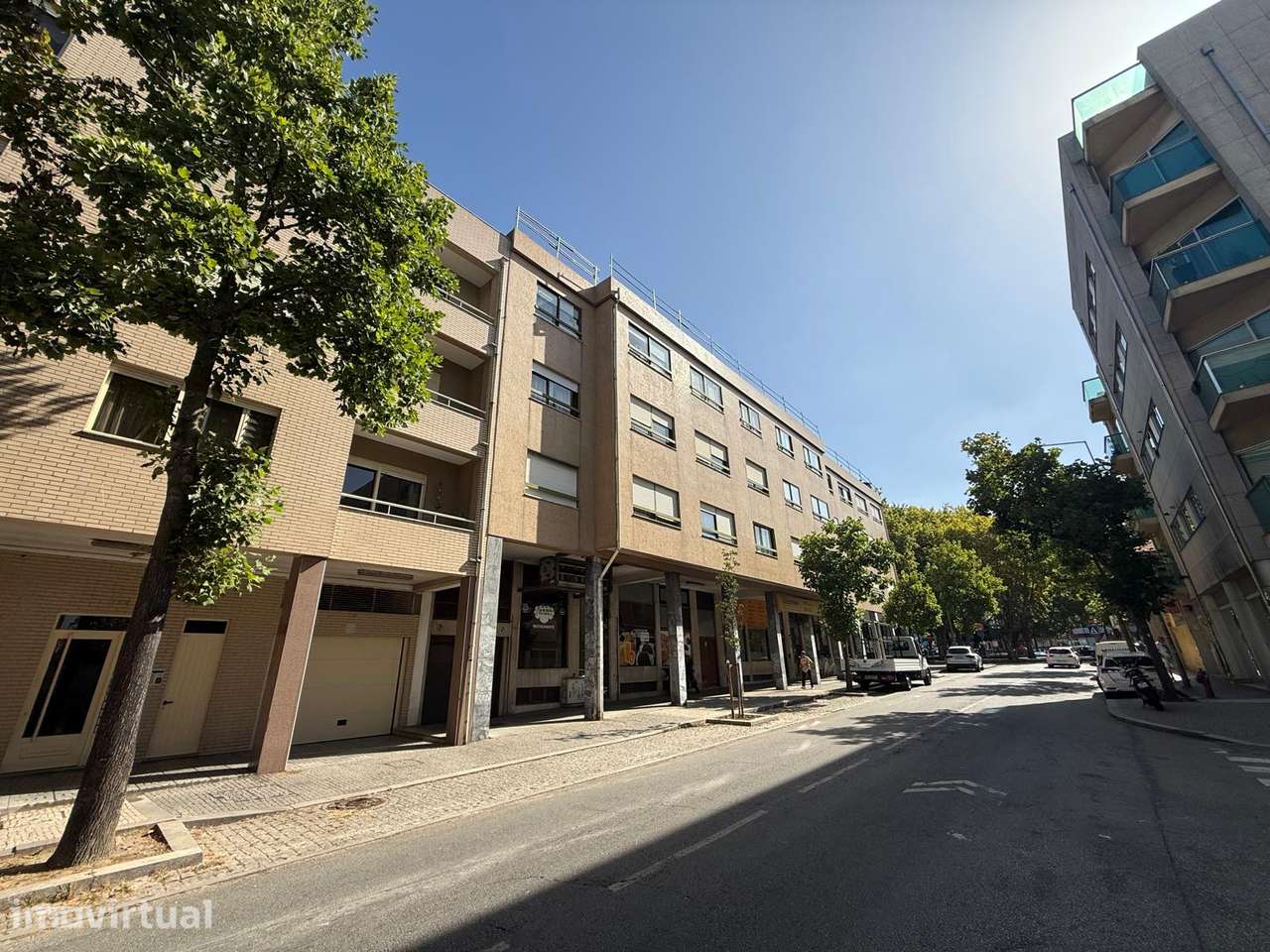 Loja Comercial em Matosinhos Sul, com 254 m2 e Garagem Fechada - Grande imagem: 2/21